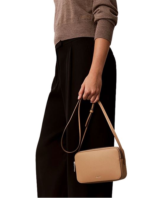 Borsa a tracolla con logo Calvin Klein | LV04F3276GRAJ